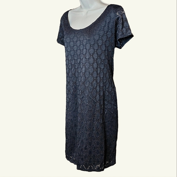 Isaac Mizrahi Women's Black Lace Overlay Pullover Dress - Picture 2 of 9